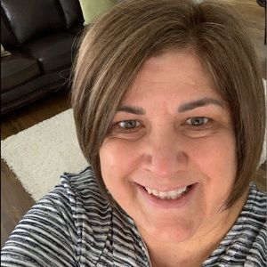 Meet your Posher, Debbie